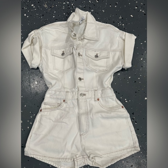 Zara cream romper - Picture 2 of 14